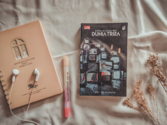 Book Review Zoom In Zoom Out Dunia Trisa - Eva Sri Rahayu